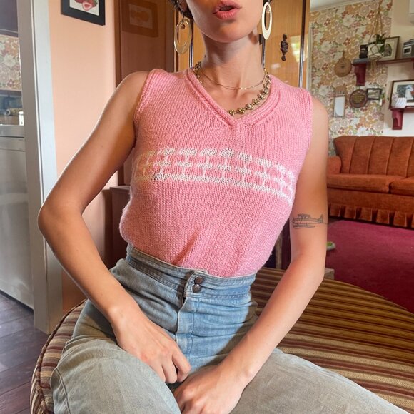 XXS 80s Handmade Pink and white v neck sweater vest! - Picture 11 of 13